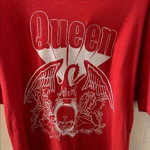 Queen Graphic Short-Sleeve T-Shirt in Red orange